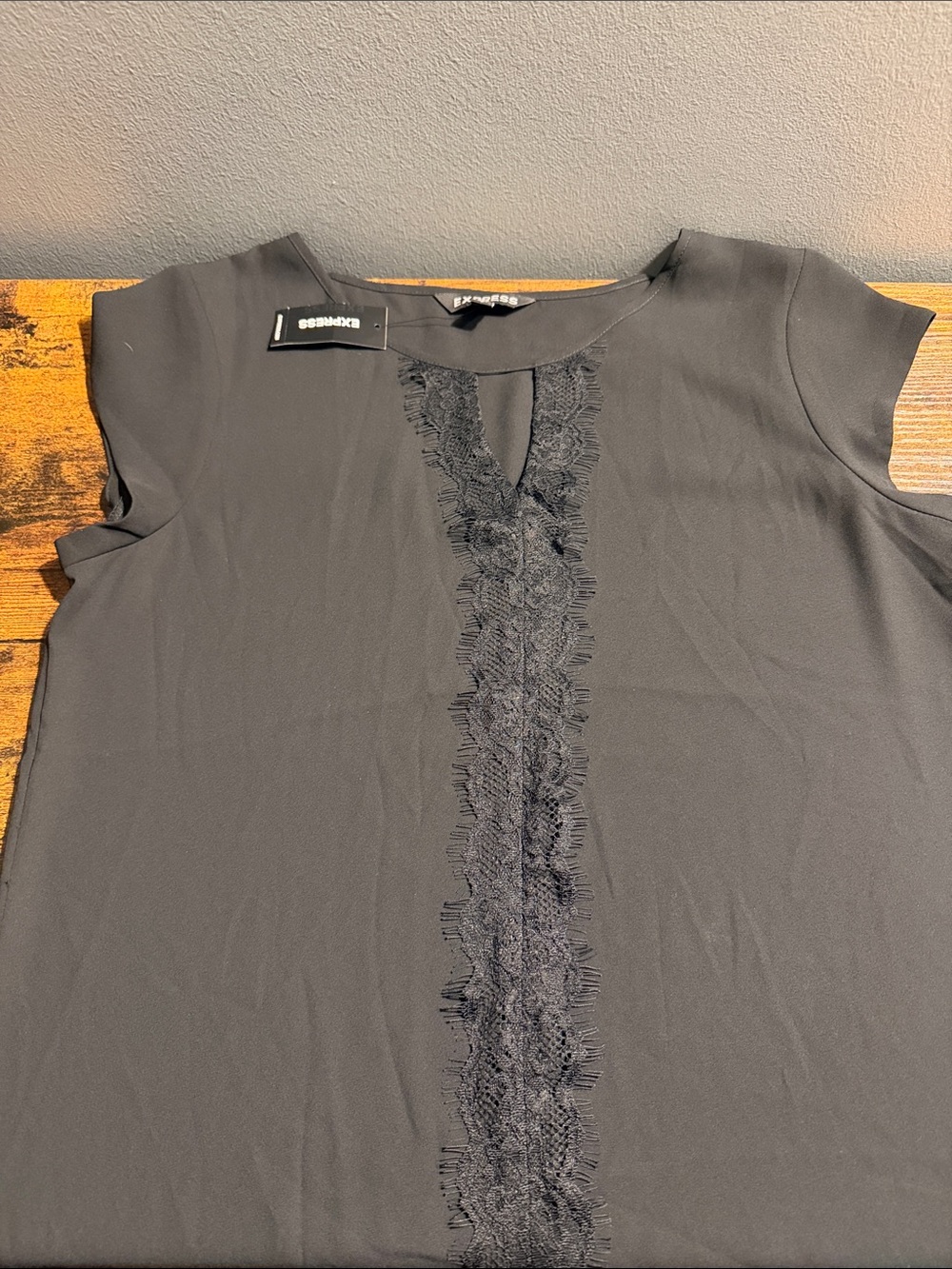NWT Express Black Lace Trim Keyhole Blouse Cap Sleeve Size Small